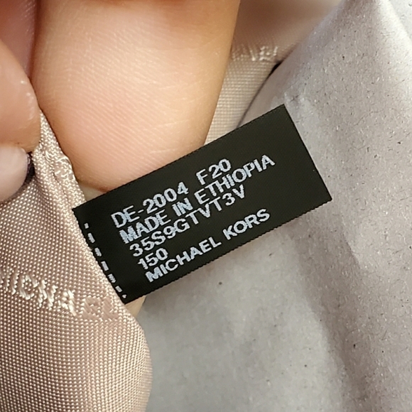 SOLD Michael Kors Signature Drawstring Tote - Picture 4 of 16